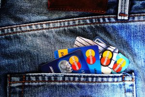 Read more about the article Waarom is een creditcard handig en waarvoor vraag je die aan?